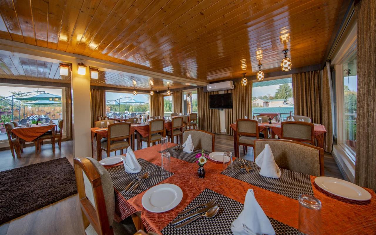 The Orchard Retreat & Spa Srinagar  Bagian luar foto