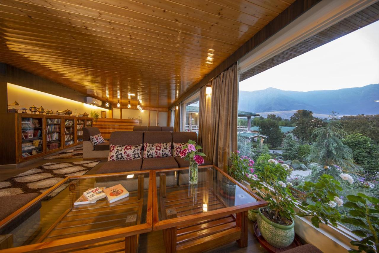 The Orchard Retreat & Spa Srinagar  Bagian luar foto