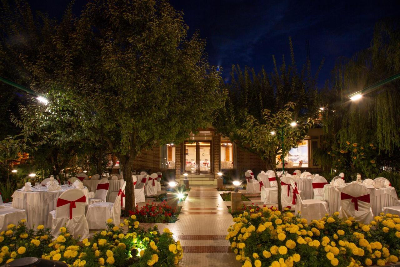 The Orchard Retreat & Spa Srinagar  Bagian luar foto