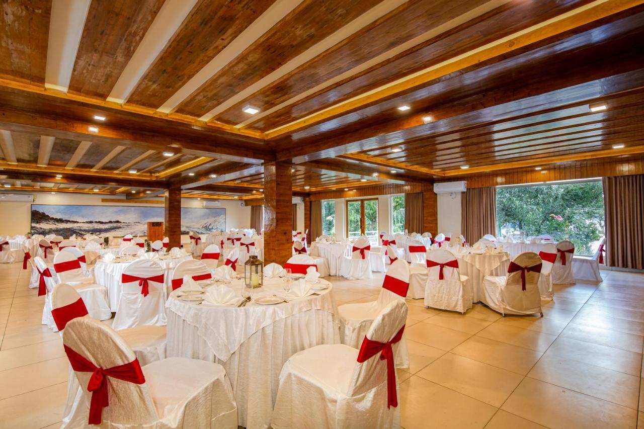 The Orchard Retreat & Spa Srinagar  Bagian luar foto