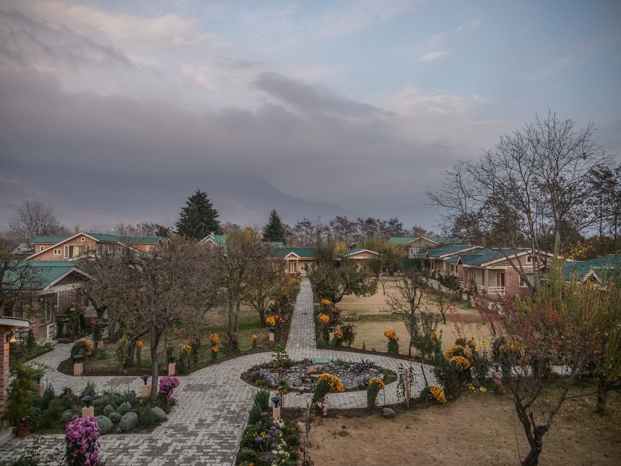 The Orchard Retreat & Spa Hotel Srinagar  Bagian luar foto