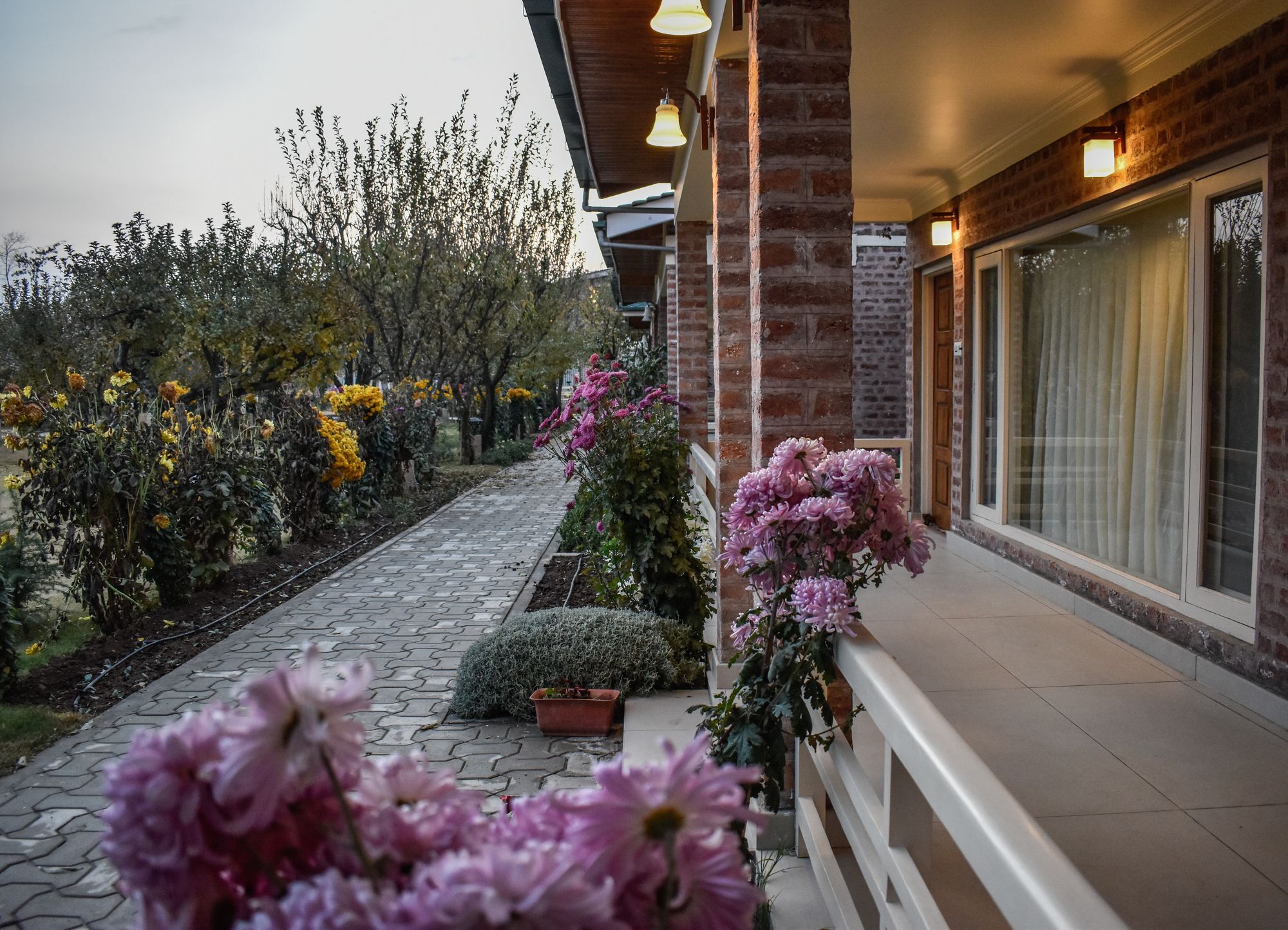 The Orchard Retreat & Spa Srinagar  Bagian luar foto